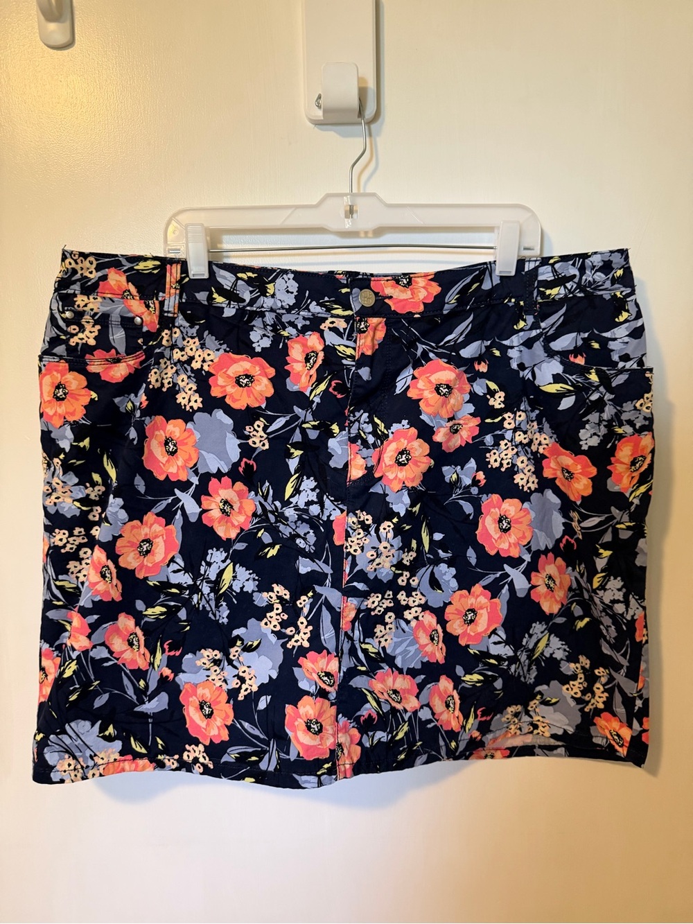 croft & barrow Navy Floral Skort with Coral and Light Blue Blooms